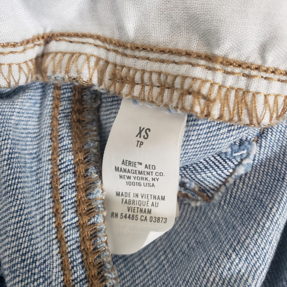 Aerie XS Women's Pull On Rope Drawstring Tie Light Wash Raw Hem Jean Shorts Pull - Picture 8 of 9